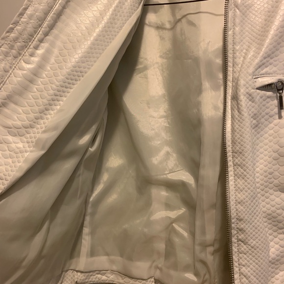 Non leather jacket - Picture 4 of 5